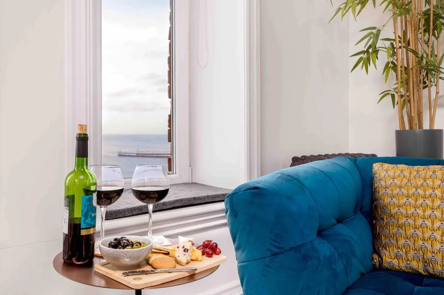 No 8 Metropole Towers, Stunning Sea Views! Apartment Whitby